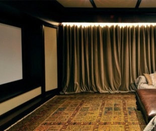 Текстильное оформление зоны домашнего кинотеатра