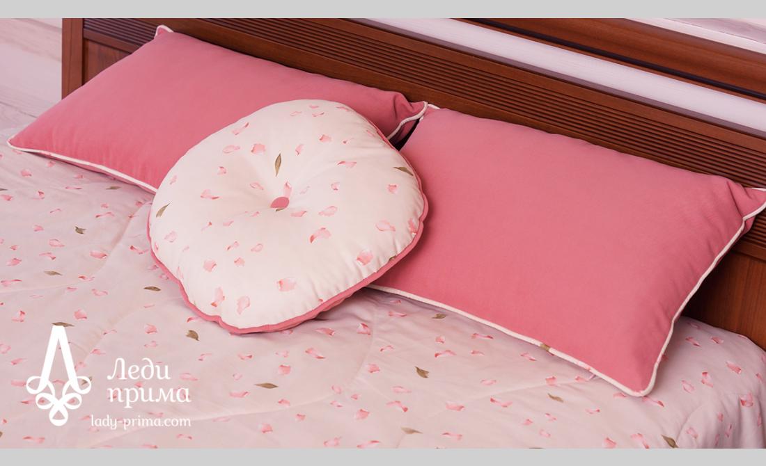 Романтичные подушки в спальню